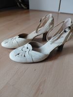 Sommersandalen mit Absatz Gr 39. Farbe ist creme.