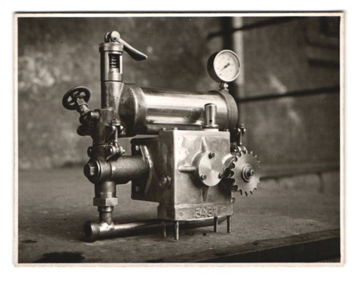 Fotografie & Manifesti: 2 Fotografien Technik, Motor Kleingerät – Usato da Berlin venduto da bartko-reher