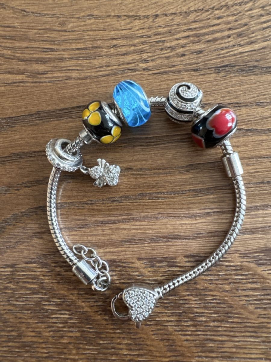 Bracciali & Braccialetti: Charm-Armband mit bunten Glasperlen - Modeschmuck neu – Usato da Rebstein venduto da Agoldis