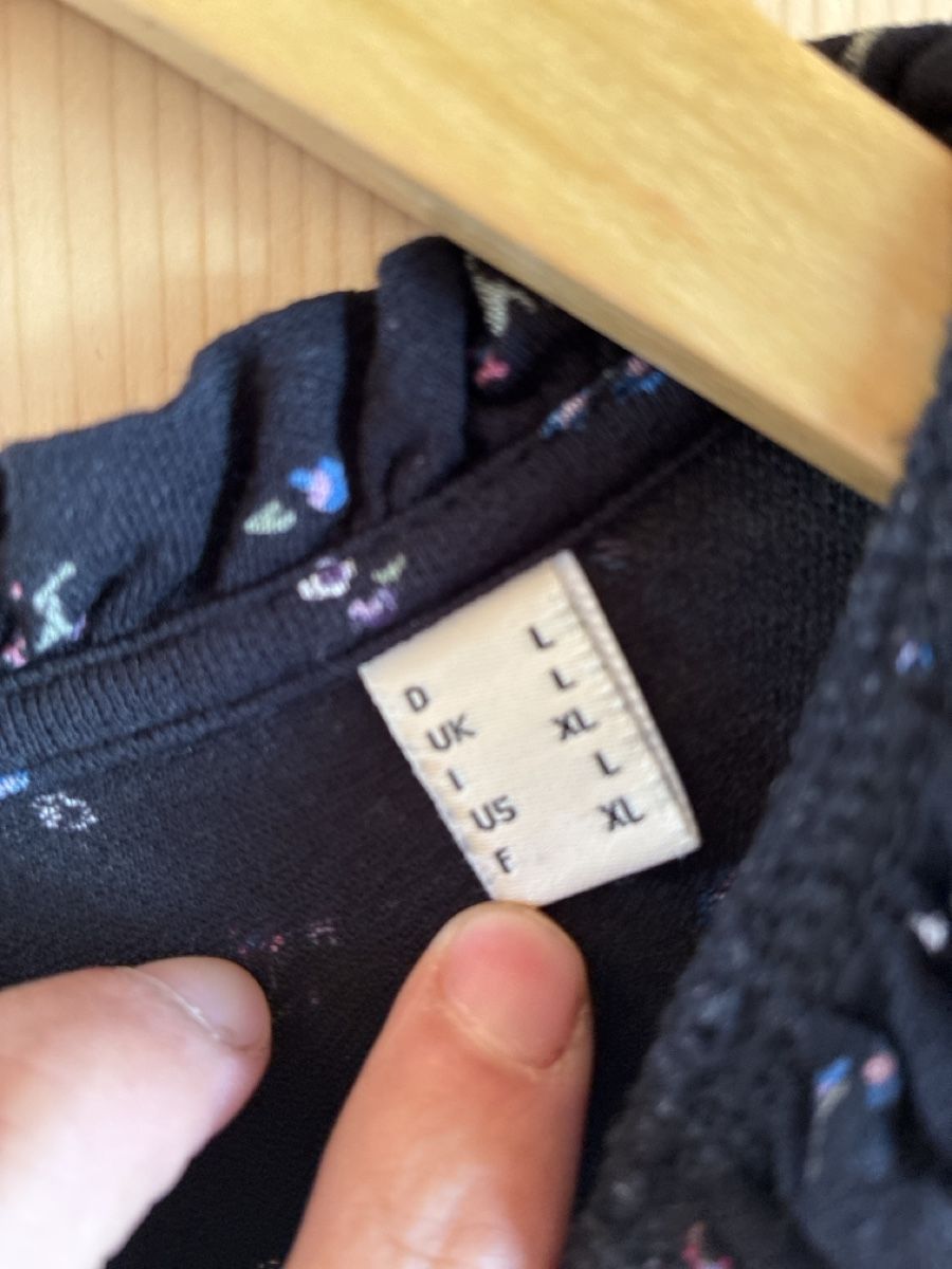 Esprit Vestiti: Esprit Kleid mit Blumenmuster – Usato da Obergesteln venduto da eitscheji 1