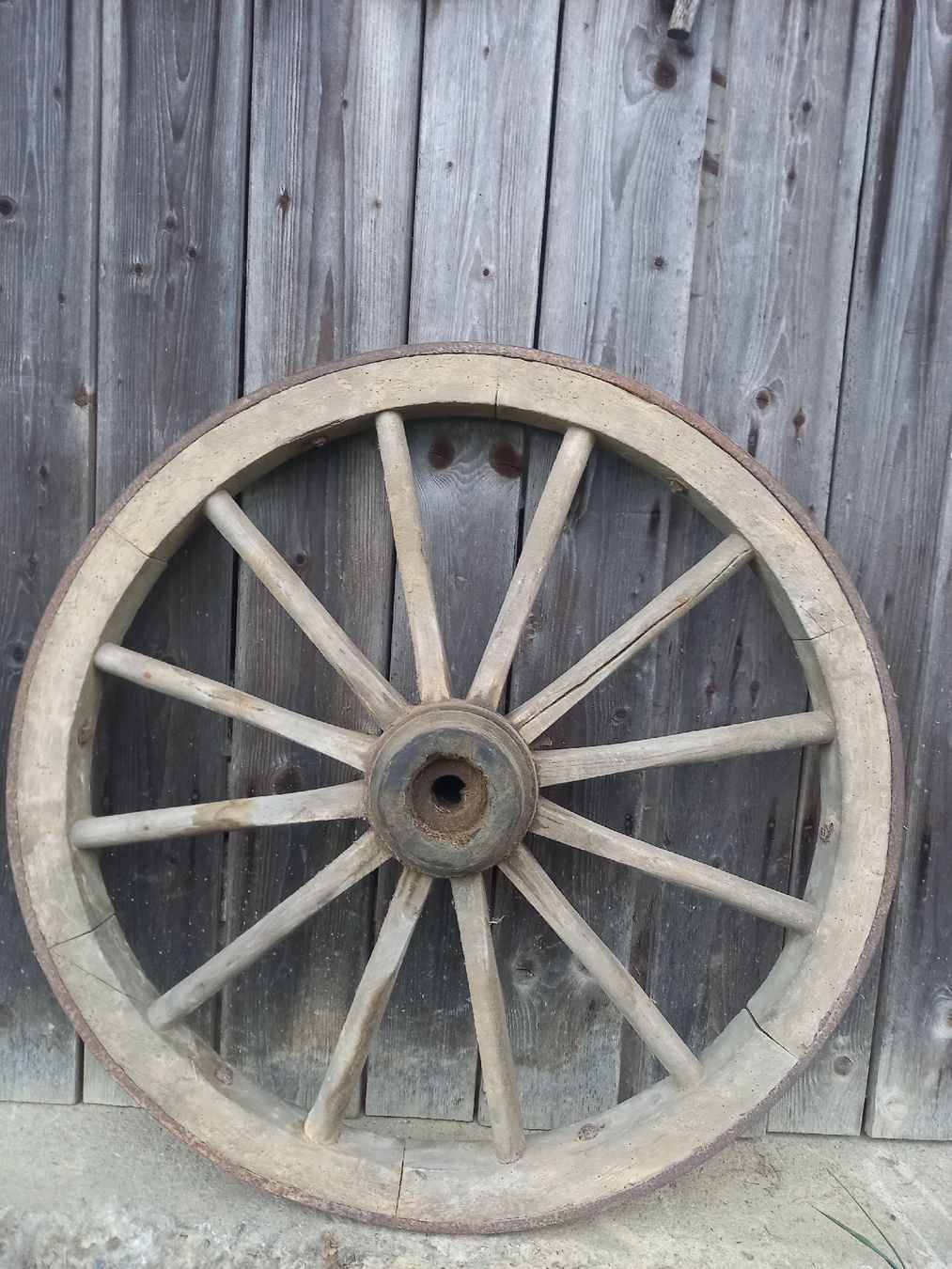 Pneumatici & Ruote complete: Antikes eisenbereiftes Wagenrad – Usato da Galgenen venduto da Allerlei8854 1