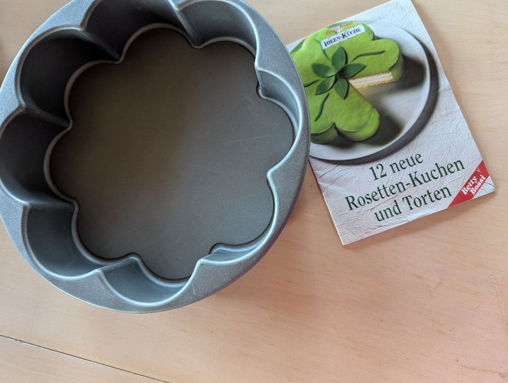 Teglie da forno: Betty Bossi Rosettenform  – Usato da Bettlach venduto da Costmiri