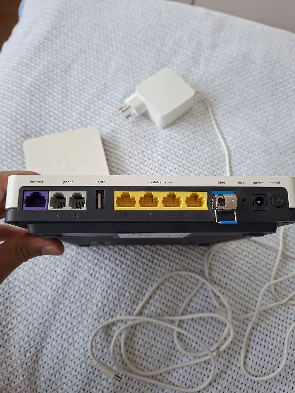 Swisscom Modem & Router: Swisscom UHD-Set: Internet-Box Standard & TV-Box IP1400 – Usato da Rorschach venduto da Stirnrunzler 4