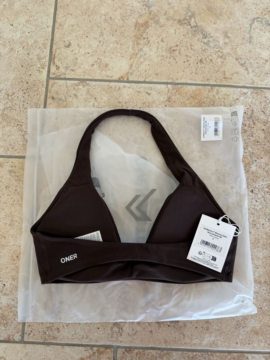 Top: Oner active Minimal halter neck bralette – Nuovo e nell'imballaggio originale da St-Prex venduto da Chiaralop 1