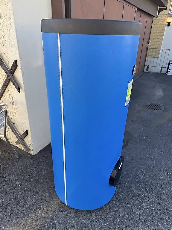 Sanitari: 300 Liter Tobler Boiler, ab Wartung möglich  – Usato da Cham venduto da Andrin_21 3