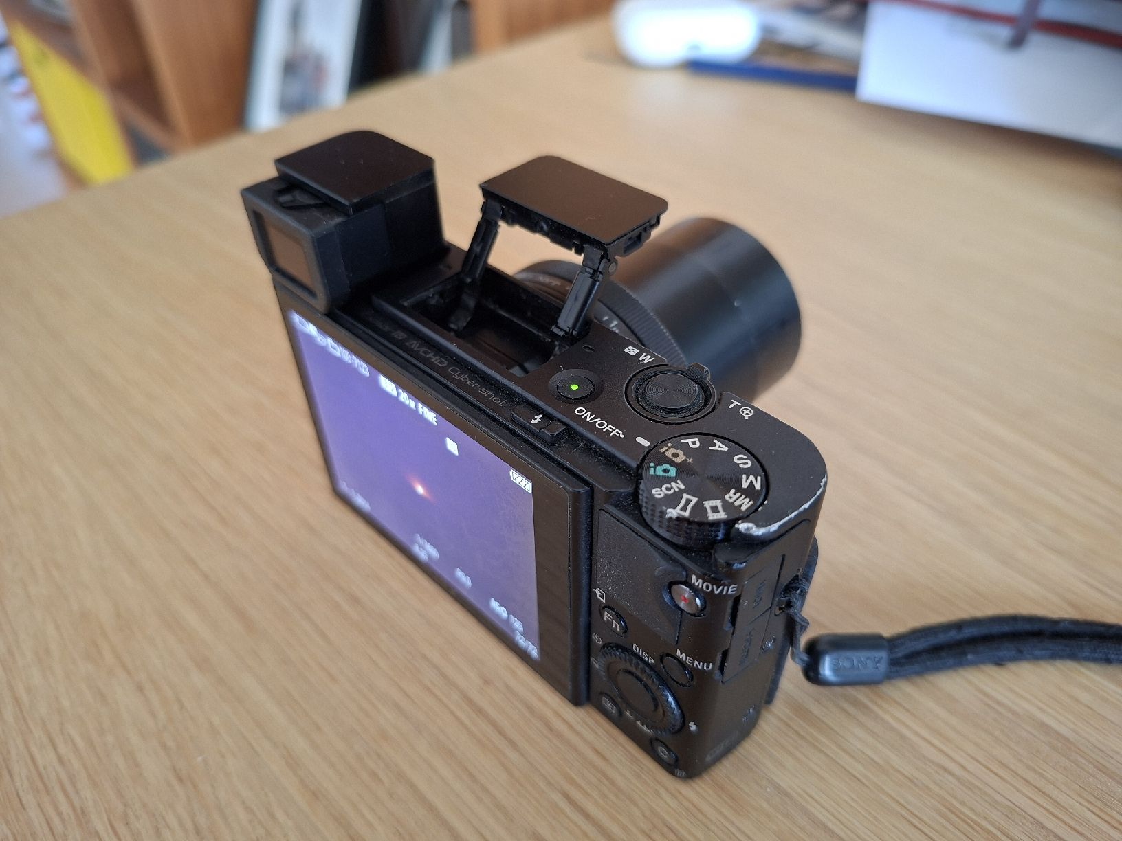 Sony Kamera: Sony RX100 III Camera with 2 Batteries and Case – Gebraucht aus Zürich von 2swiss 2