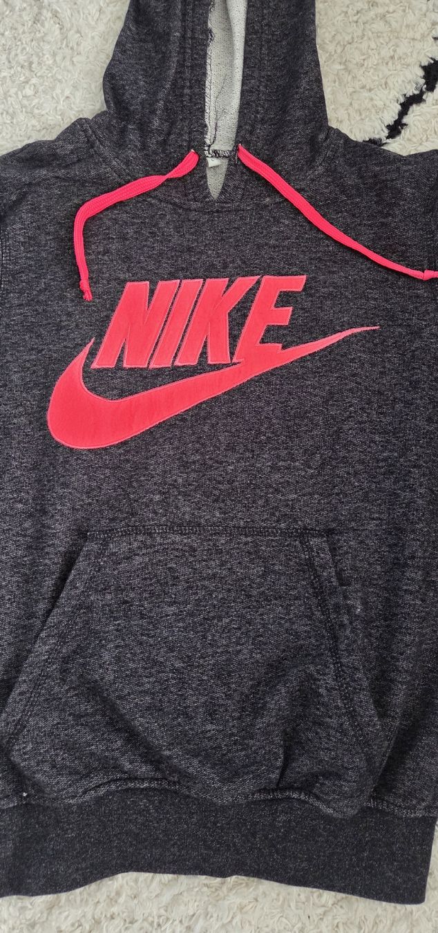 Nike Maglioni & Felpe: Nike Kapuzensweatshirt – Usato da Belp venduto da mar_wyp6 3