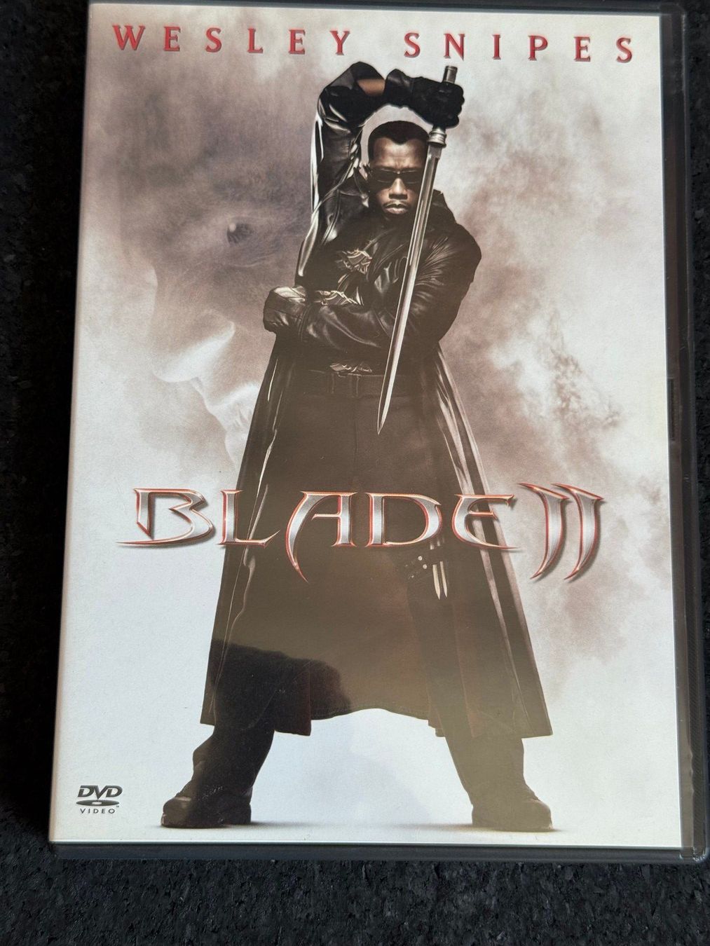 Alle DVDs: BLADE 2 DVD DE/EN Wesley Snipes – Gebraucht aus Fribourg von tschjoly