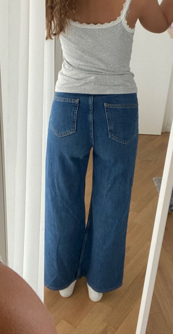 Jeans: Dunkelblaue Subdued Jeans – Usato da Thun venduto da moa_jkc7 2