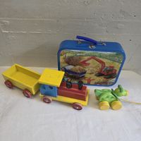 Holzspielzeug Set mit Blechkoffer und Puzzles..