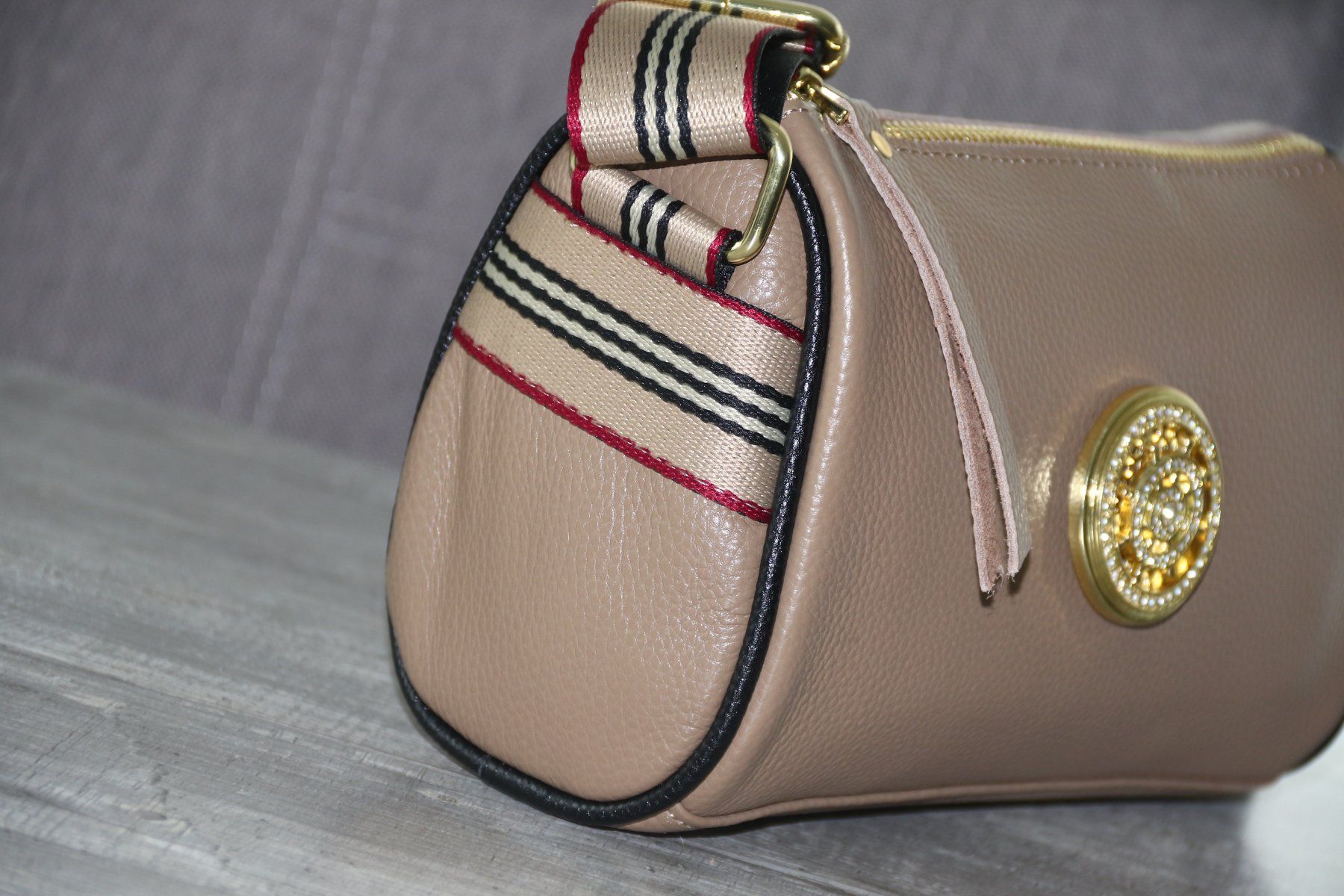 Borse da donna: Neue hübsche echt Ledertasche – Nuovo e nell'imballaggio originale da Oberwil-Lieli venduto da Svetlana28 5