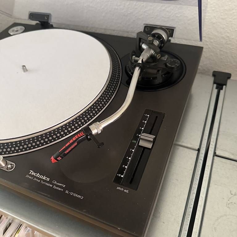 Plattenspieler: Technics SL-1210 MK2 mit Tonabnehmer – Gebraucht aus Zürich von lorac.semog 1