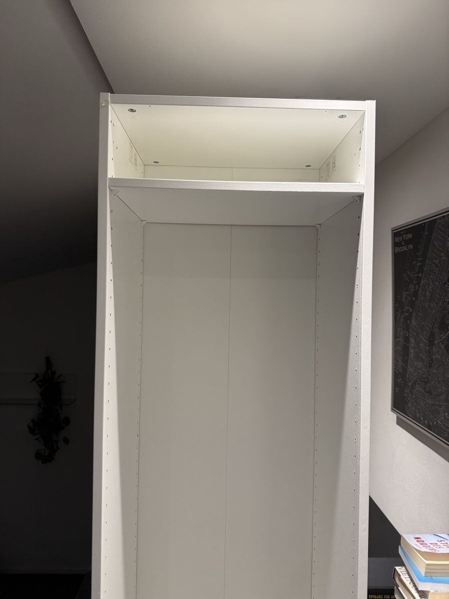 Armadi: PAX Wardrobe frame white 50x35x201cm good condition – Usato da Boswil venduto da Tamara_Vanessa92 1