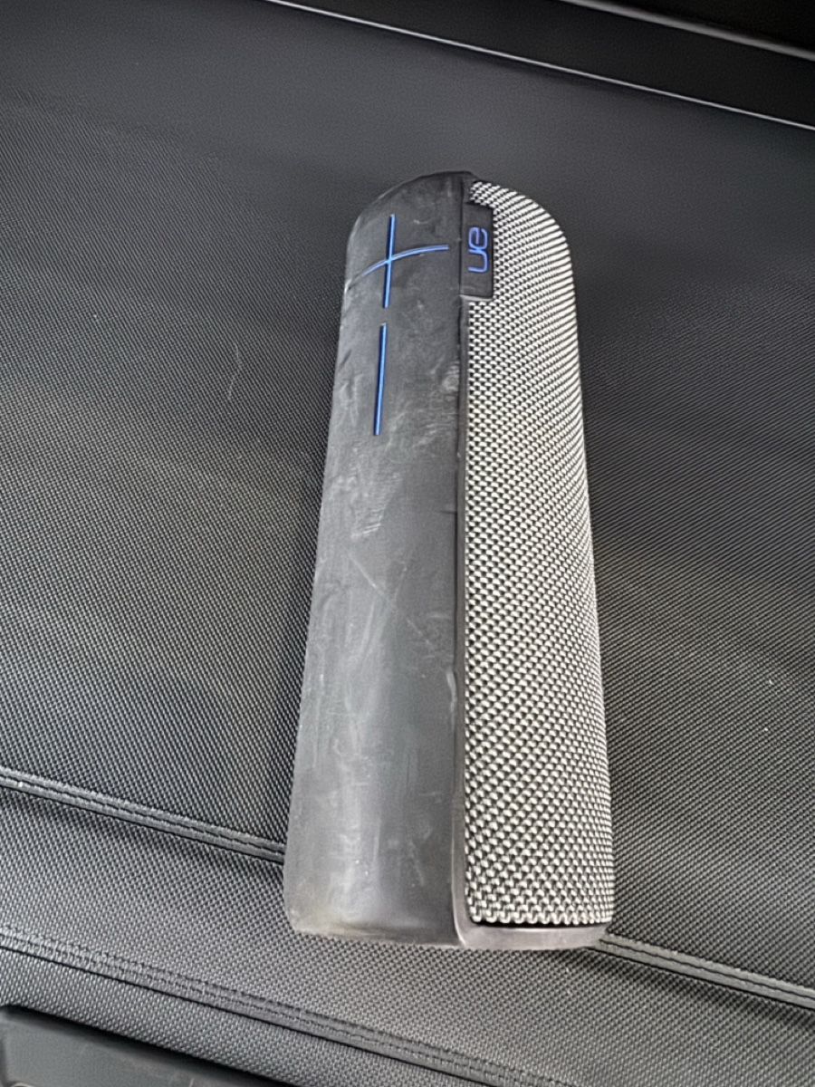 Ultimate Ears Casse acustiche: Bluetooth Lautsprecher Ultimate Ears Megaboom gebraucht – Difettoso da Olten venduto da HoYa01