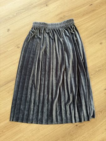 Plissierter Samtrock grau elastischer Bund guter Zustand