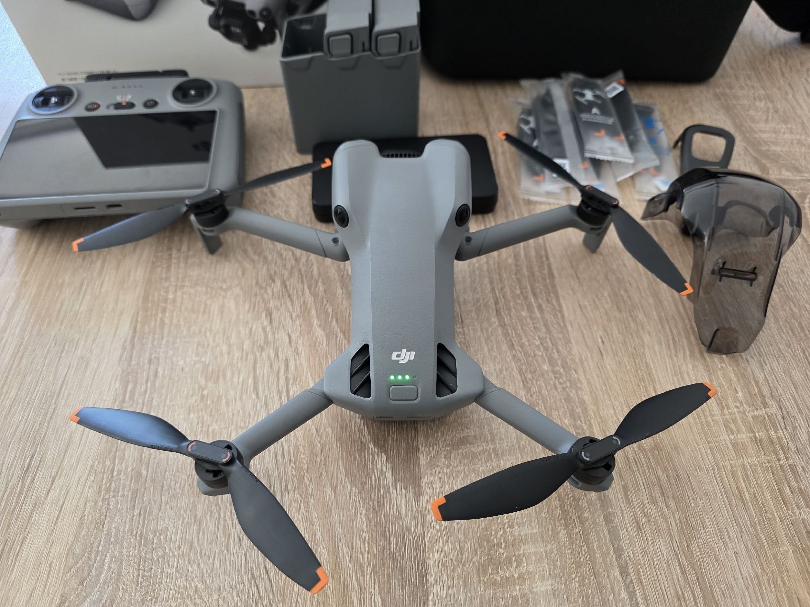 DJI RC Modellbau: DJI Mini 5 Pro - Fly More Combo – Neu (gemäss Beschreibung) aus Birmensdorf ZH von Remubi 2