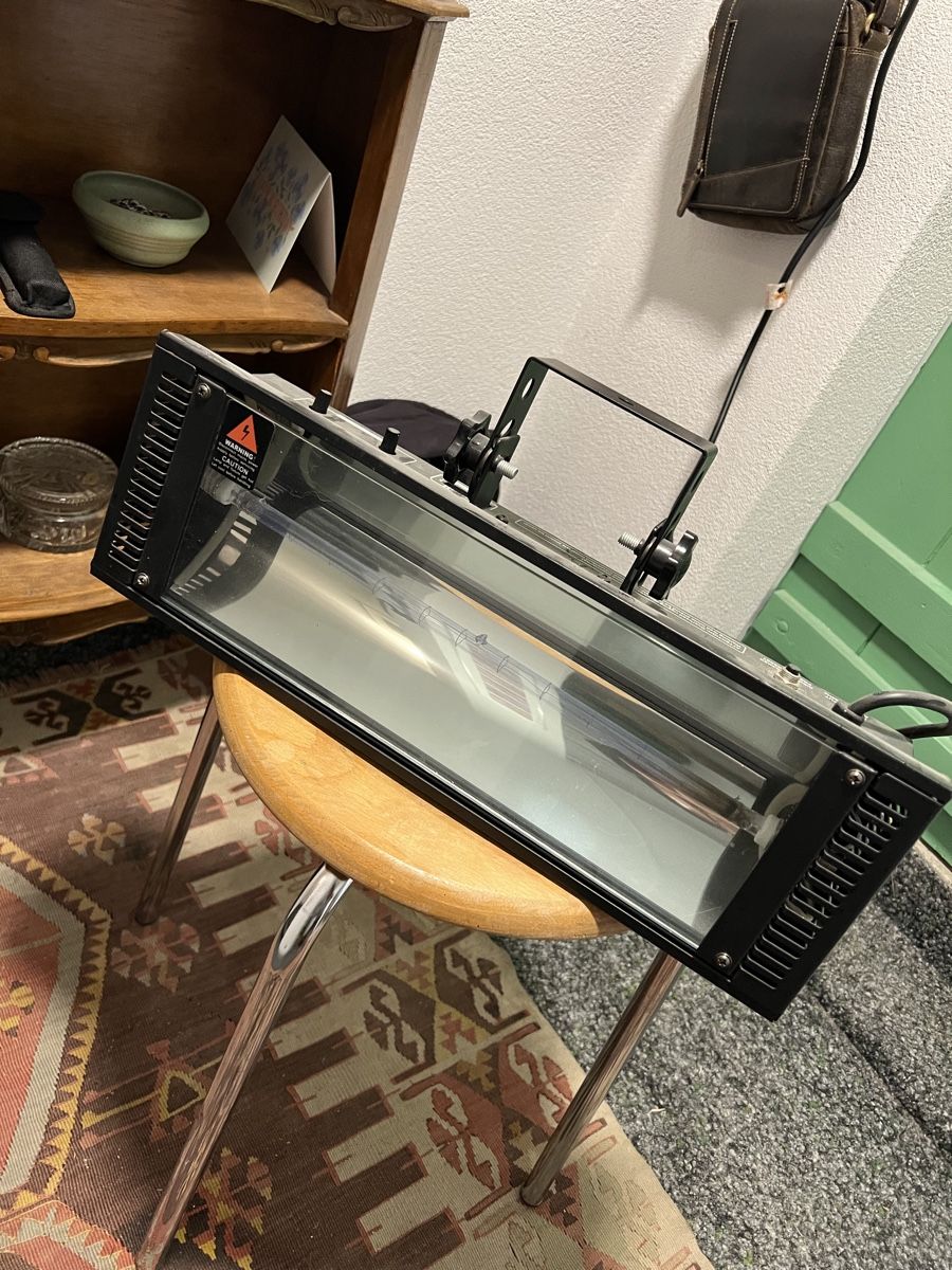 Lampade: BriteQ BT-STROBE 1500 DMX – Usato da Fribourg venduto da ezzio1989
