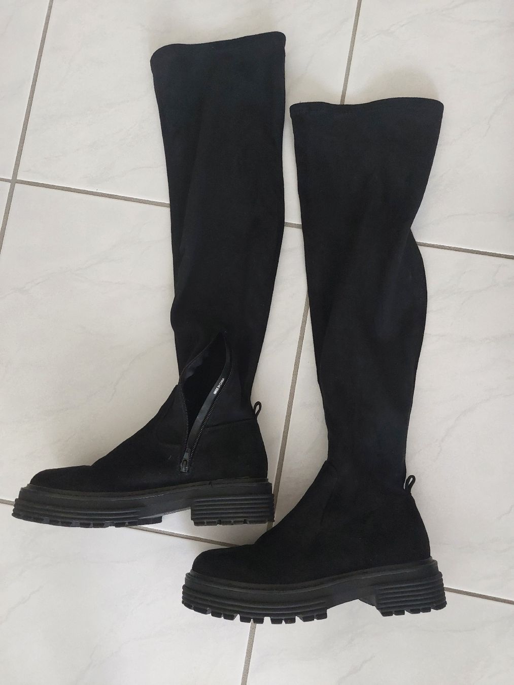 Scarpe da donna: Overknee-Stiefel schwarz – Usato da Oberentfelden venduto da Ski01 1