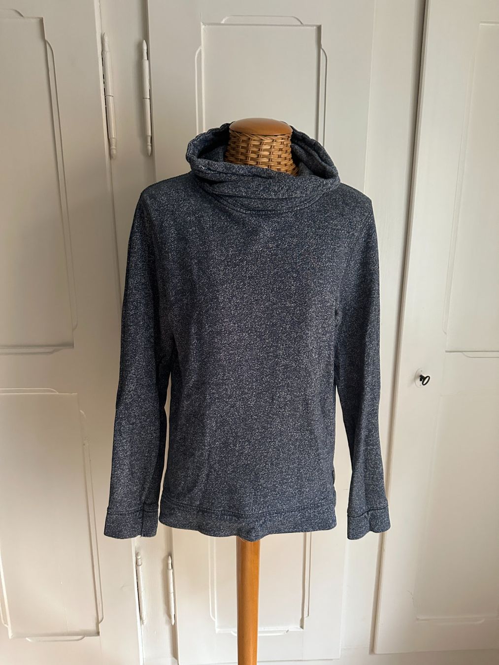 We Pullover & Sweatshirts: WE - Sweatshirt dunkelblau meliert M – Gebraucht aus Zürich von Diazaio