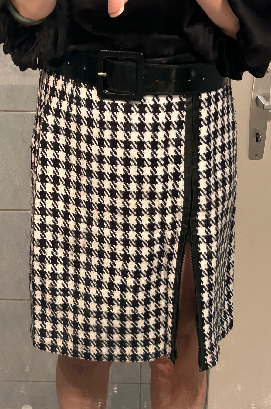 Gonne: Stylish Houndstooth Skirt with Leather Trim - Size S – Usato da Genève venduto da Noemie.wrmsi 8