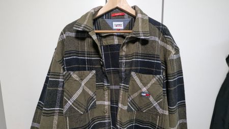 Surchemise Tommy Jeans à carreaux kaki/noir – XL - neuve