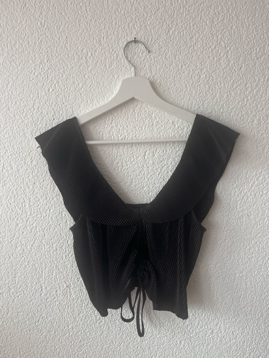 Top: schwarzes gerafftes Top  – Usato da Andwil SG venduto da sas_m9tn
