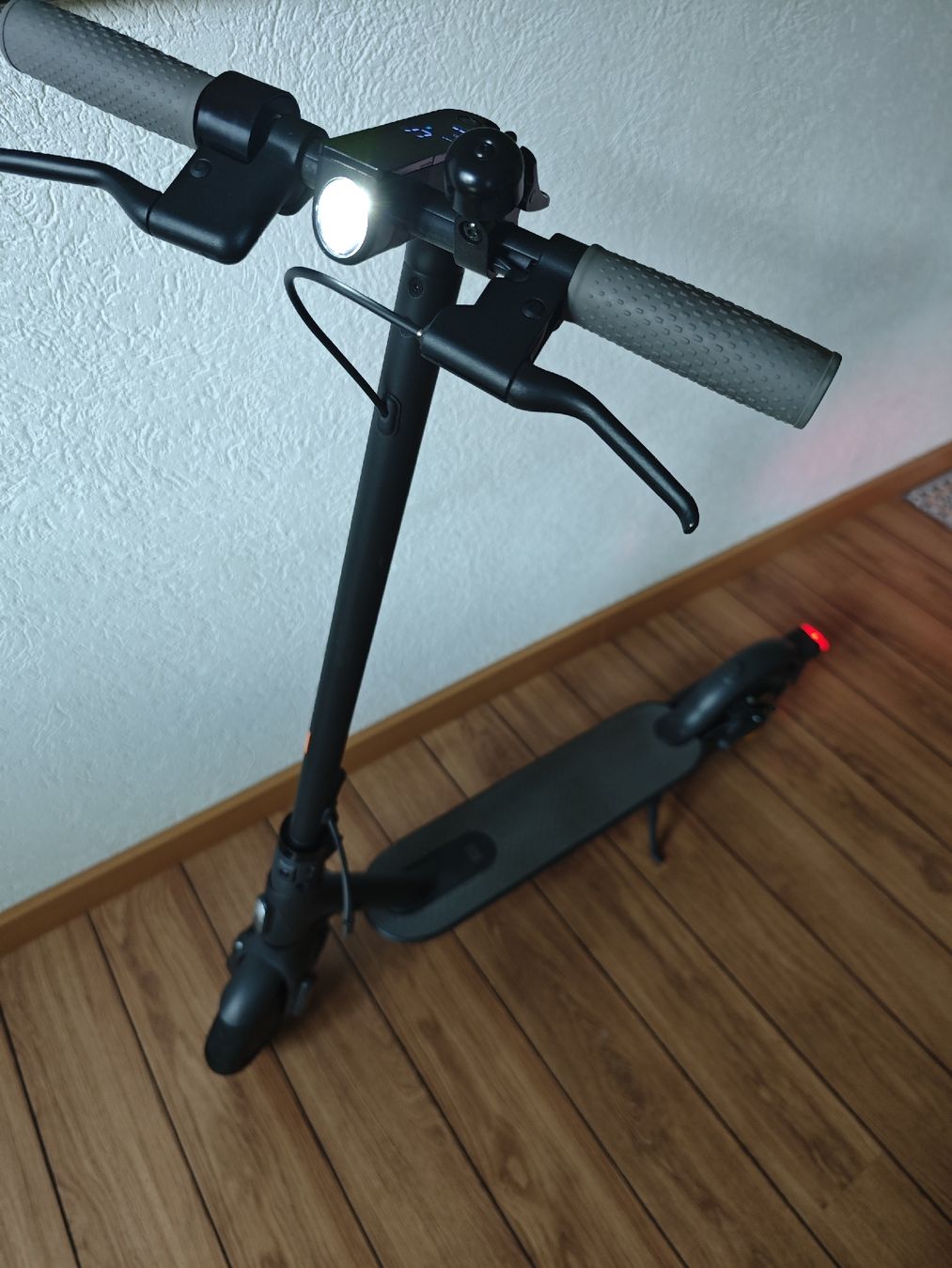 Scooters: Trottinette électrique Xiaomi – D'occasion à La Chaux-de-Fonds par nat_6ctj