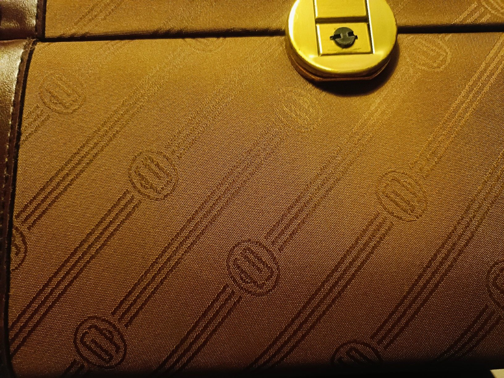 Kosmetikkoffer: 80er Jahre Vintage Kosmetikbox – Gebraucht aus Lugano von riccardo012 2
