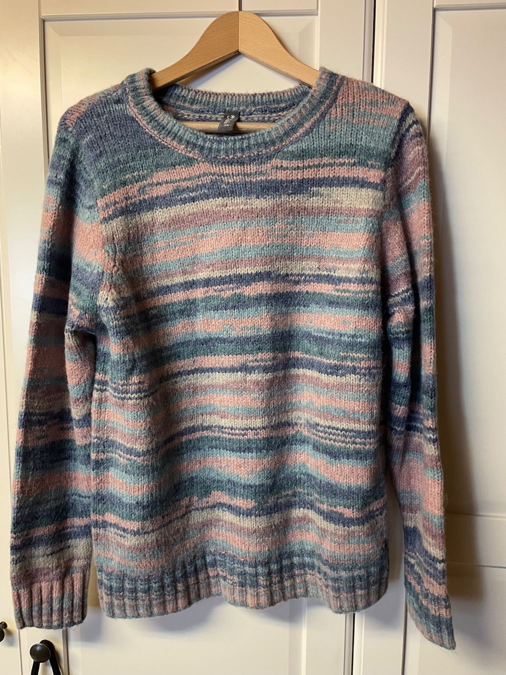 Pulls & Sweat-shirts: Pullover Multiblu mehrfarbig gestreift Grösse 38 – D'occasion à Adlikon b.Regensdf par SimoneO01