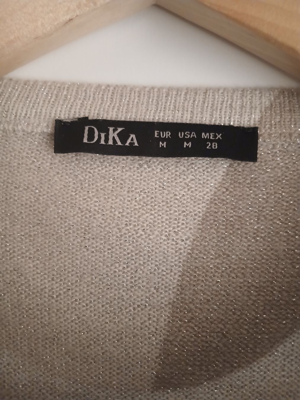 Maglioni & Felpe: DiKA sweater with metallic abstract art design Size M – Usato da Watt venduto da Tomaf 2