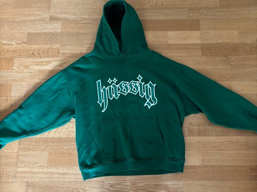 Hässig Pullover & Sweatshirts: Hässig Hoodie L – Gebraucht aus Winterthur von ben_8n6b