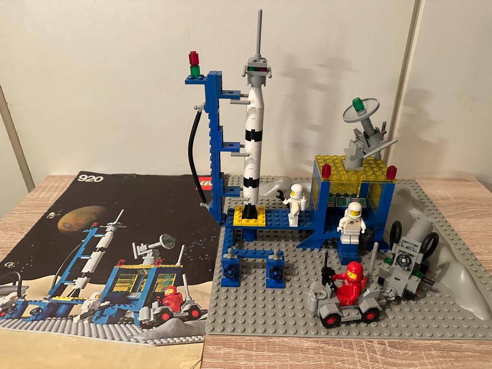 LEGO vintage classic space 483 920 ALPHA1 ROCKET BASE used‪‪‬‬