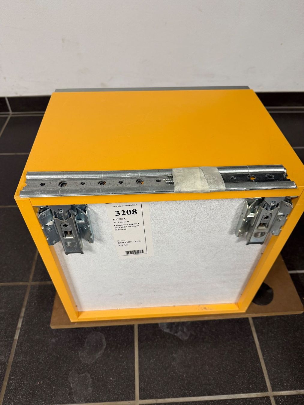 Vetrine: Vitrine für Hobbyraum, Badzimmer oder Keller/Garage – Usato da Hölstein venduto da Rupski 7