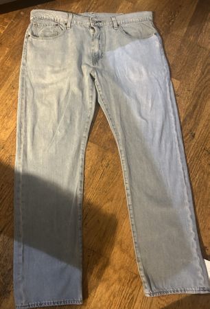 Jeans Levi’s 502, 38/32, bon état.