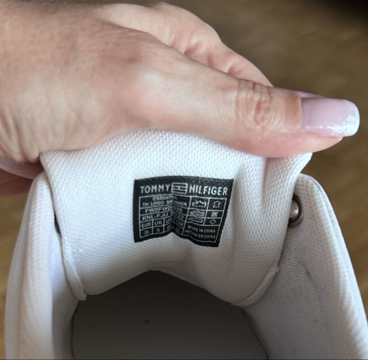 Tommy Hilfiger Scarpe da donna: Baskets Tommy Hilfiger  – Usato da Versoix venduto da kelborn 3