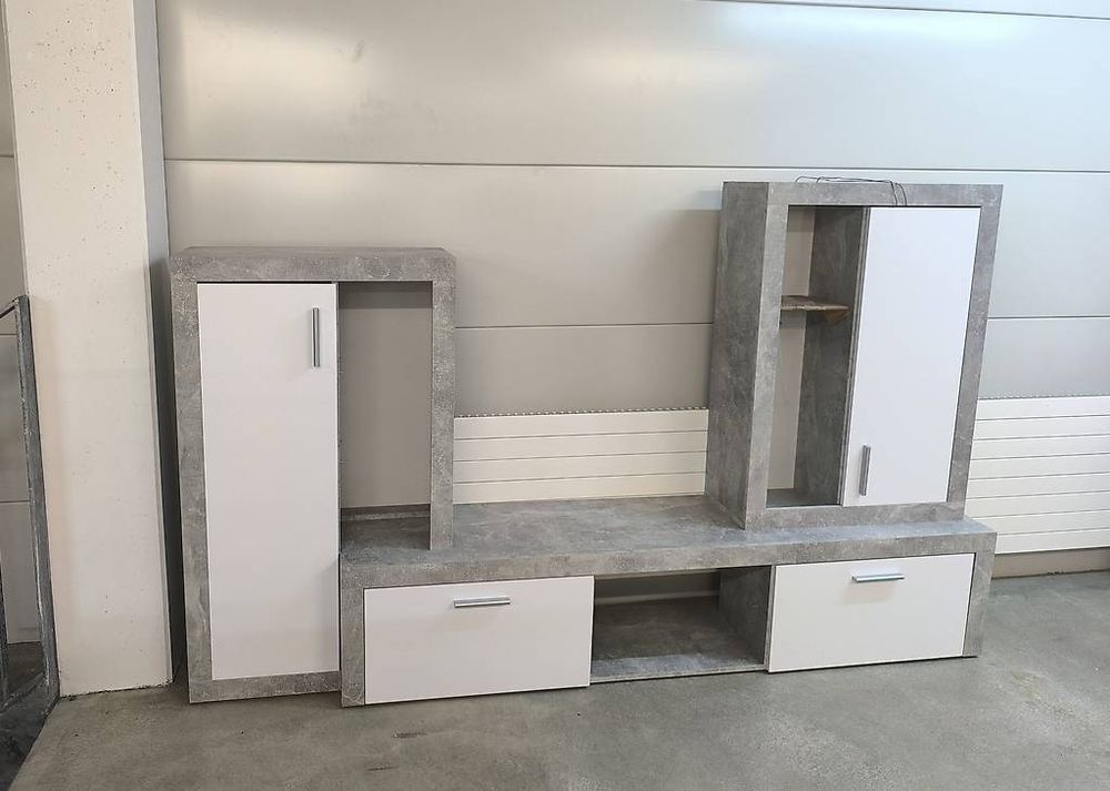 moderne-wohnwand-in-beton-optik-viel-stauraum-top-zustand-gebraucht