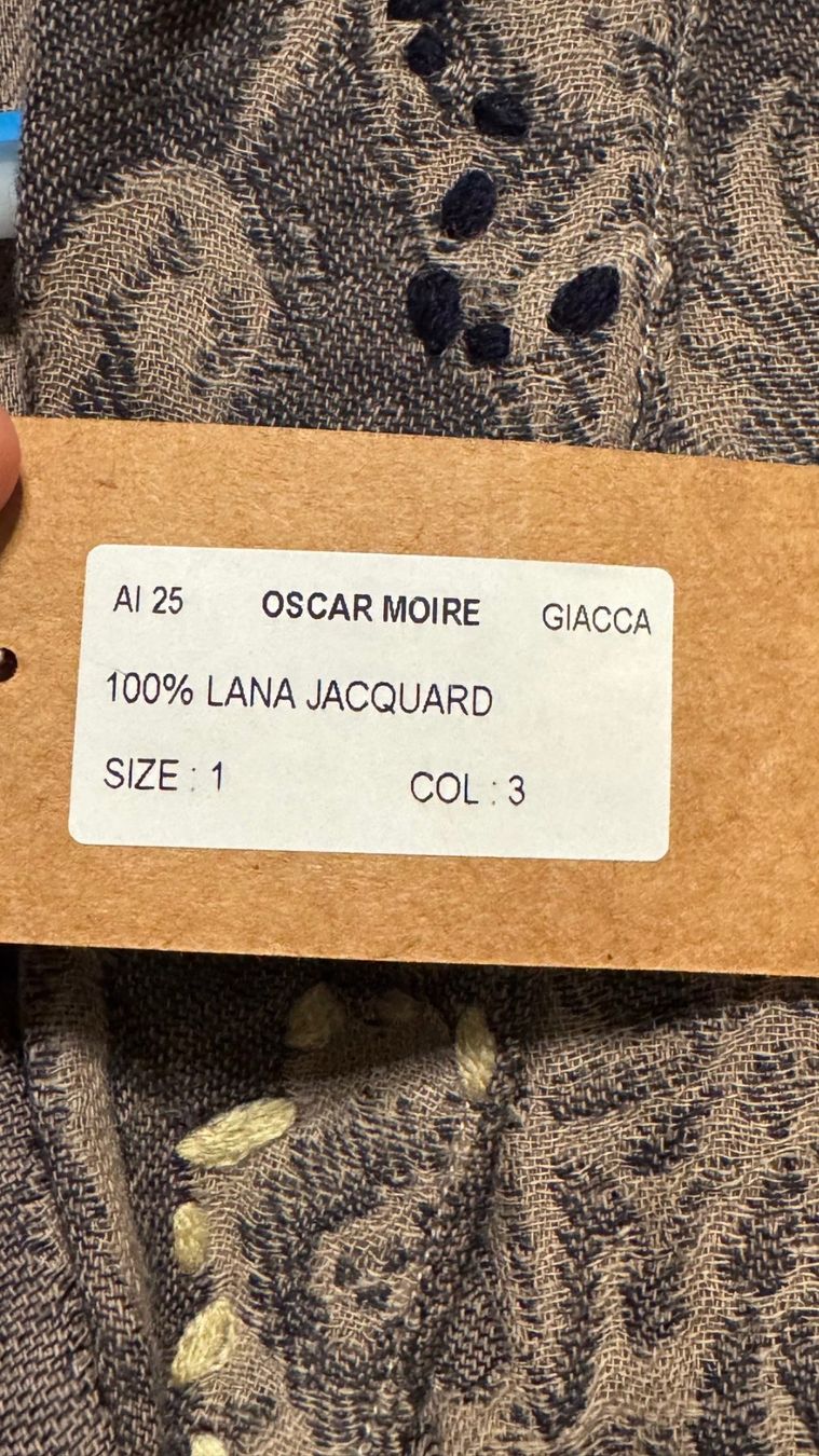 Giacche: Francesca Bi Wickelbluse/Jacke bestickt - NEU – Nuovo e nell'imballaggio originale da La Punt Chamues-ch venduto da Mausibeinli 1