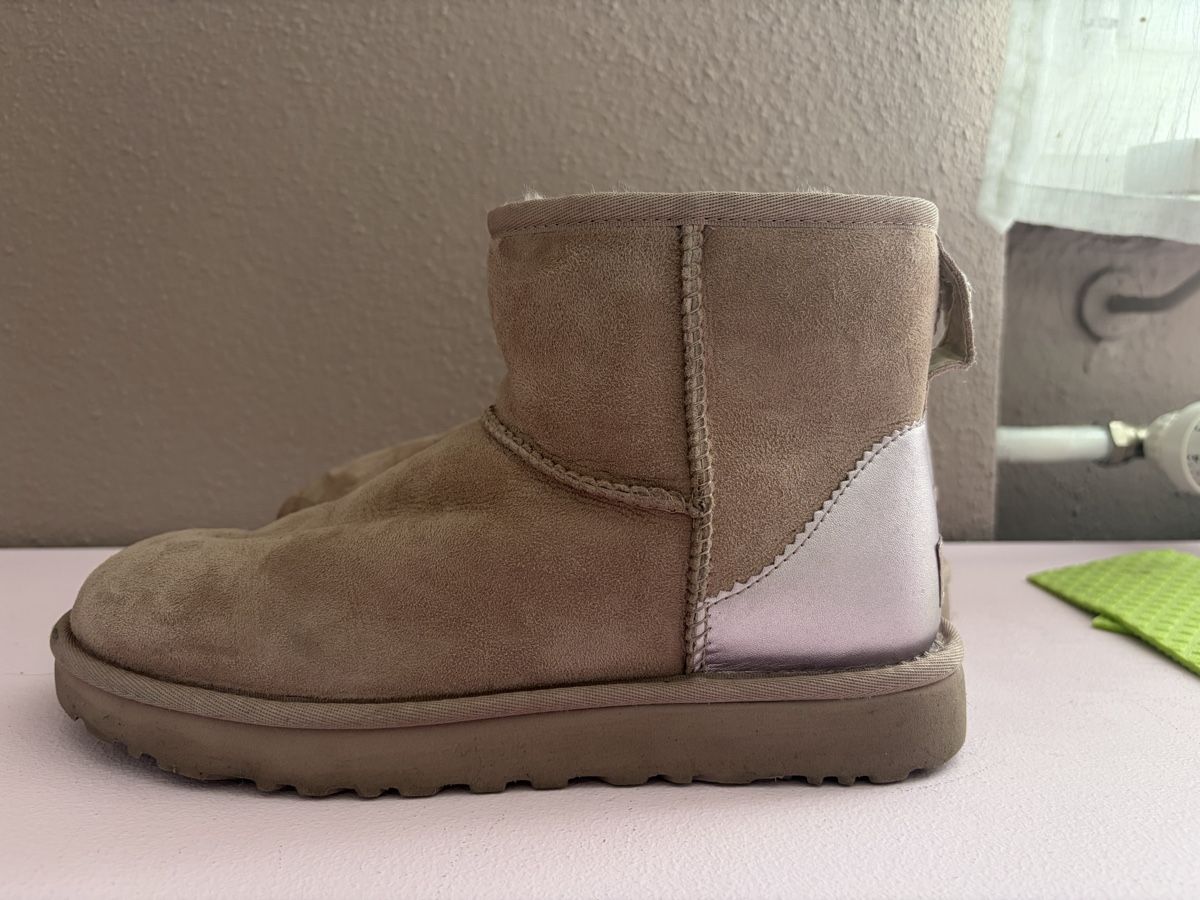 Ugg Chaussures femmes: UGG Schuhe altrosa – D'occasion à Vordemwald par ste_g86z 2