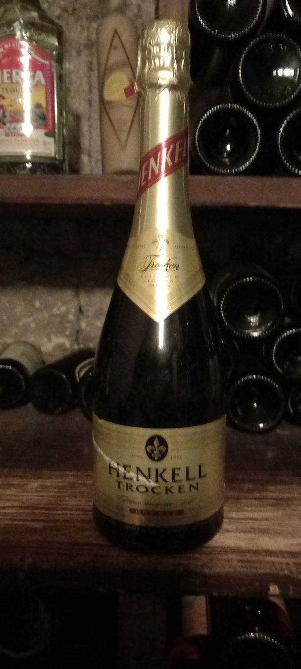 Vino: Henkell trocken dry-sec – Nuovo (secondo la descrizione) da Le locle venduto da juliensaran 1