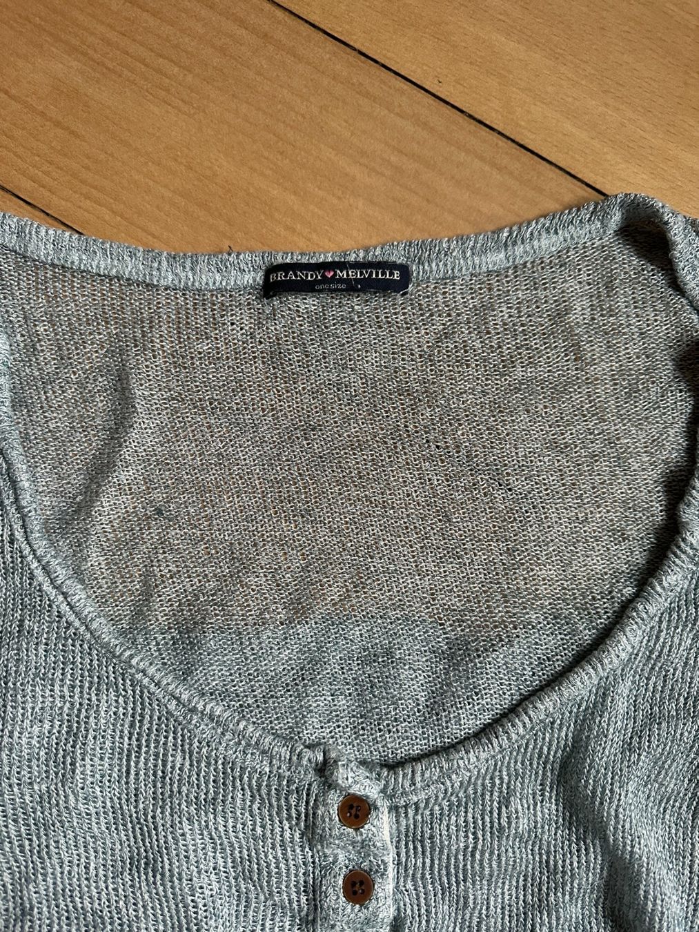 Brandy Melville Giacche: BRANDY MELVILLE - Strick Cardigan hellblau – Usato da Zürich venduto da Diazaio 3