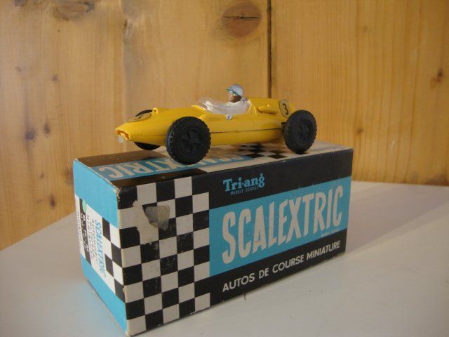 Lot De Rails Scalextric Tri-Ang + Stand Dunlop – Occasion