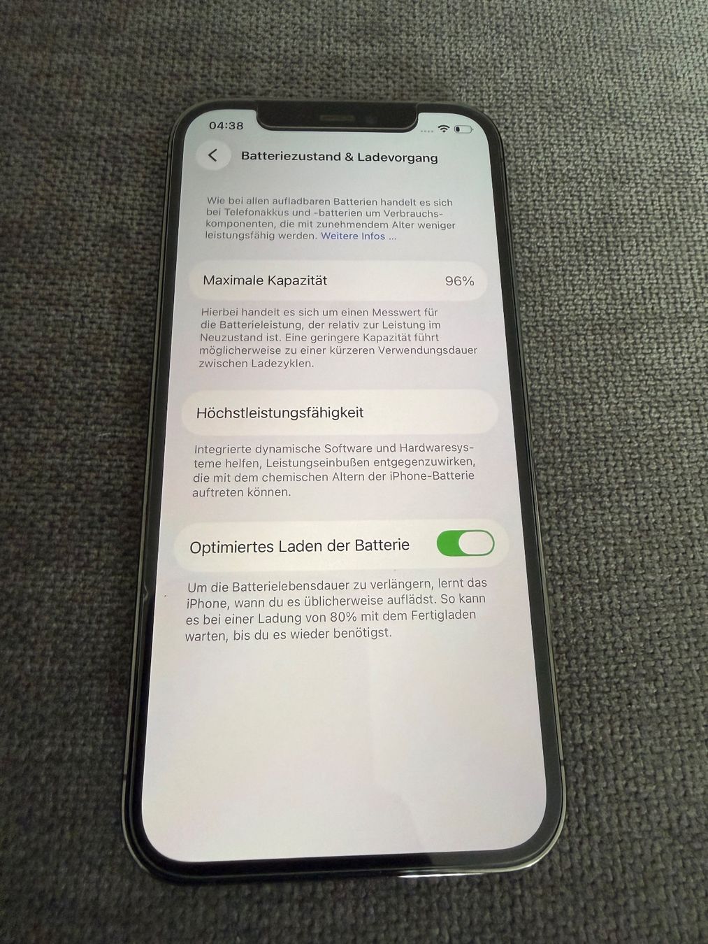 Apple Portables: Apple iPhone 12 Pro gebraucht – D'occasion à Müllheim Dorf par Di.di90 1