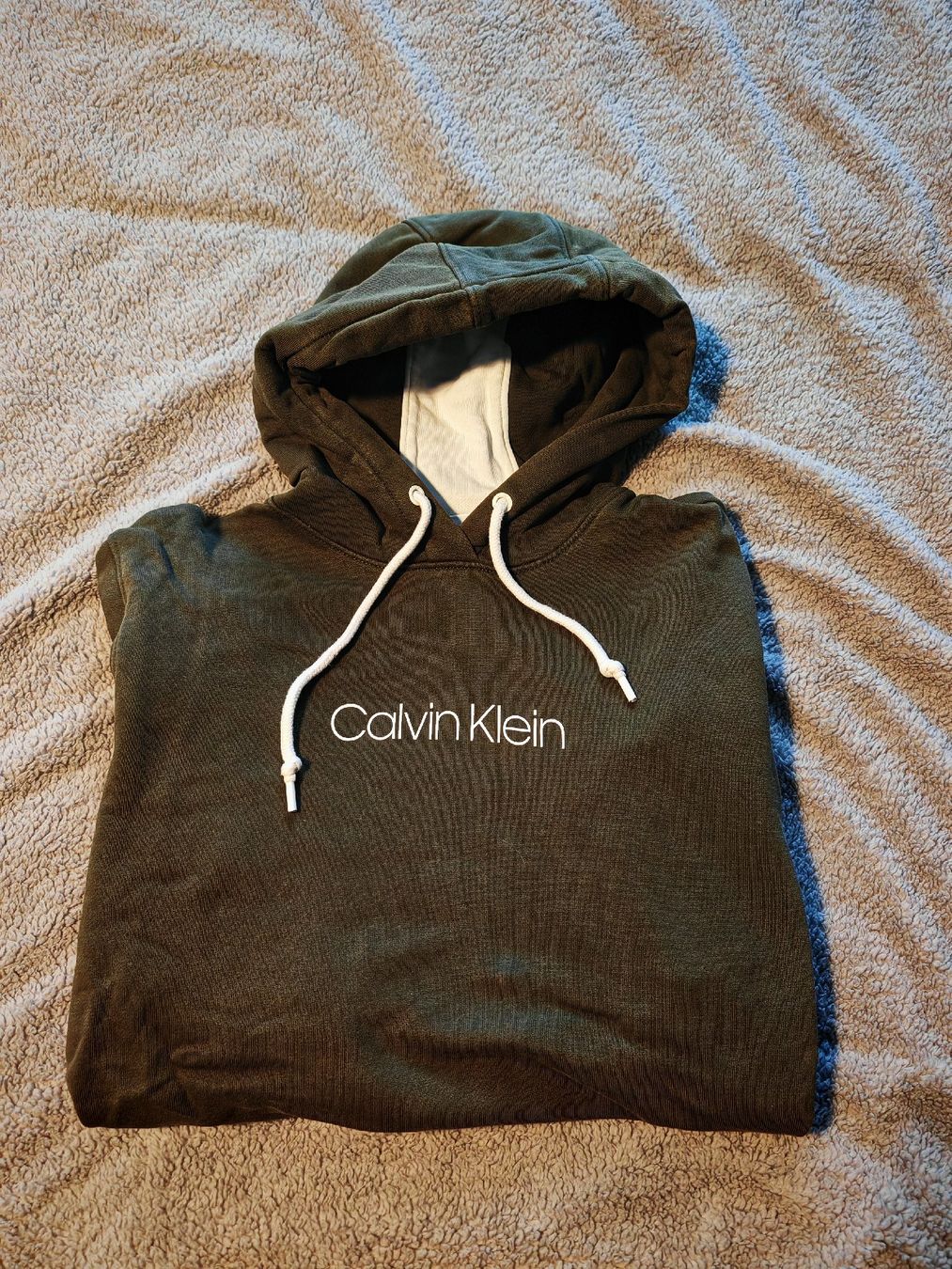 Calvin Klein Maglioni & Felpe: Calvin Klein sweat Kaki xs – Usato da Marly venduto da Coraioru 1