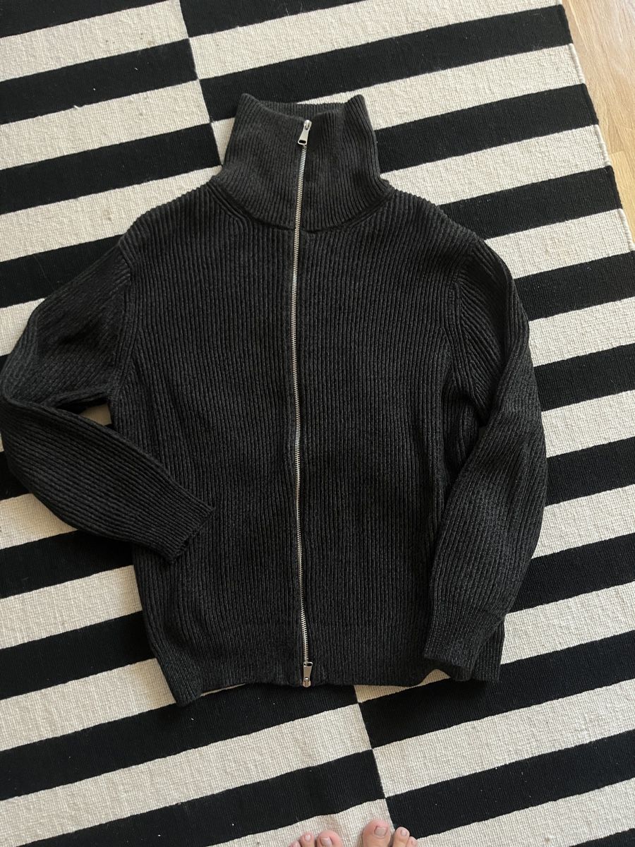 Zara Maglioni & Felpe: Strickjacke mit Reissverschluss dunkelgrau – Nuovo (secondo la descrizione) da Baden venduto da JelenaLuisa