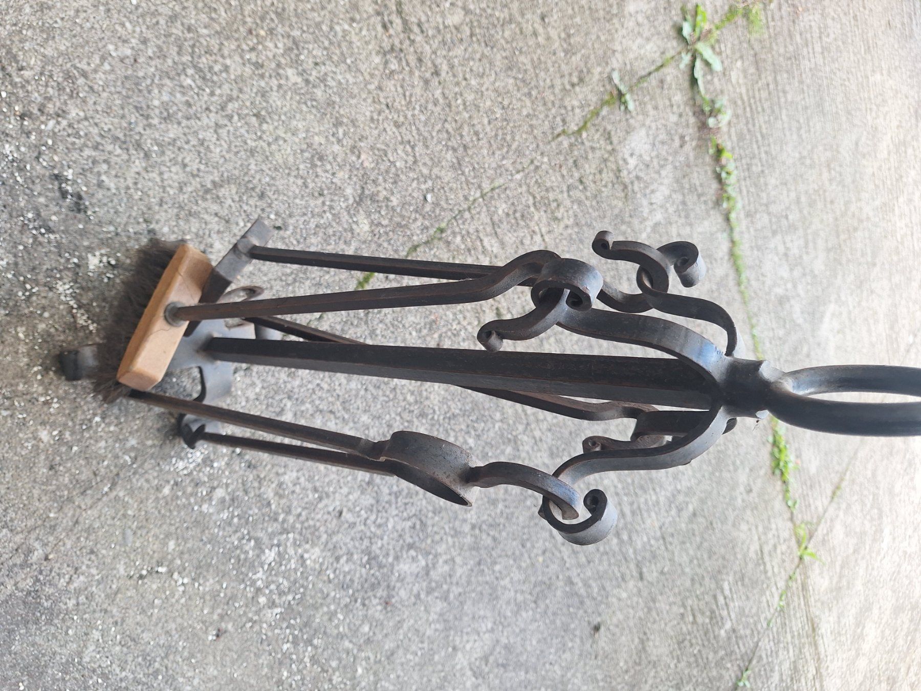 Camini: Ensemble d'accessoires de cheminée en fer forgé, parfait ... – Usato da Liebefeld venduto da frt_qsv2