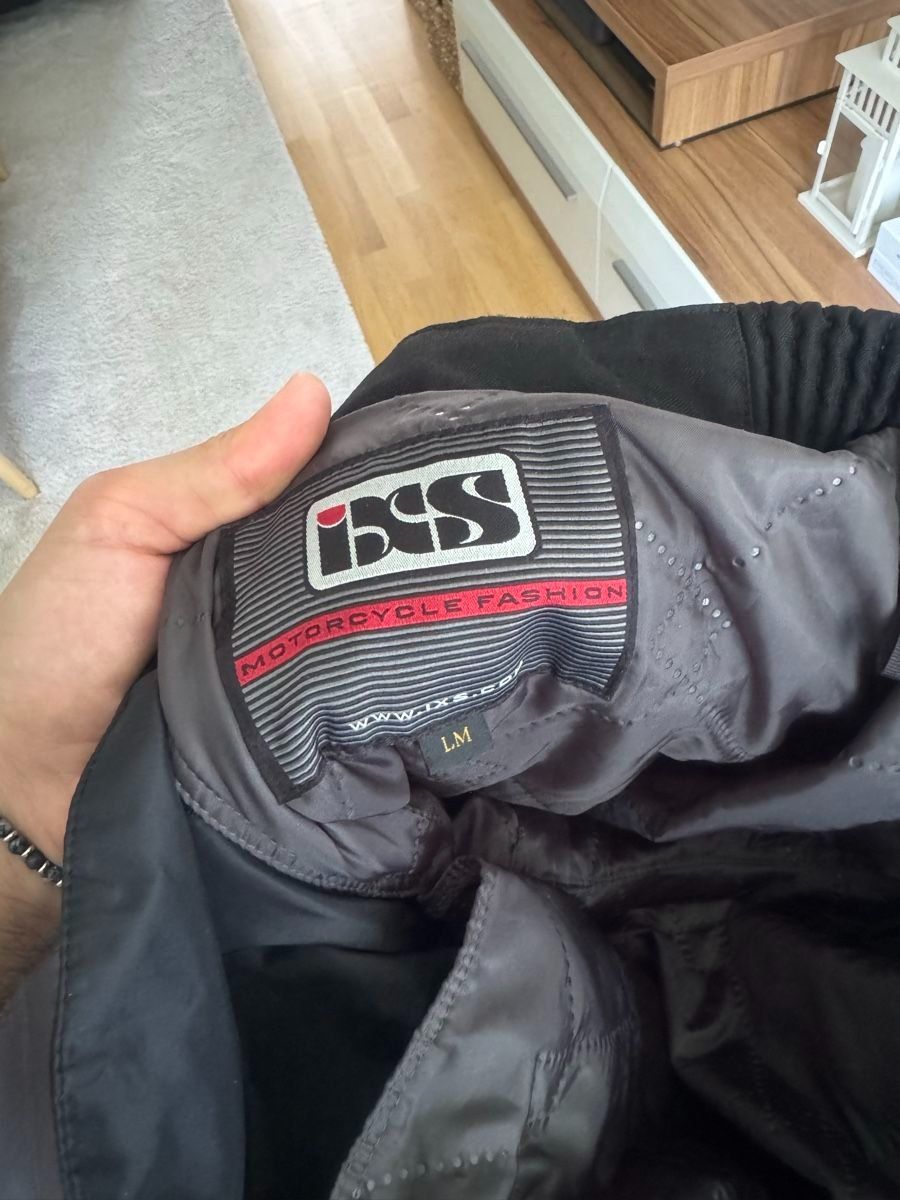 IXS Pantalons: Motorradhose – Défectueux à Würenlos par Eyeq 4