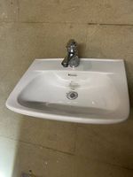 LAUFEN Moderna -54 Waschtisch mit KWC Armatur 