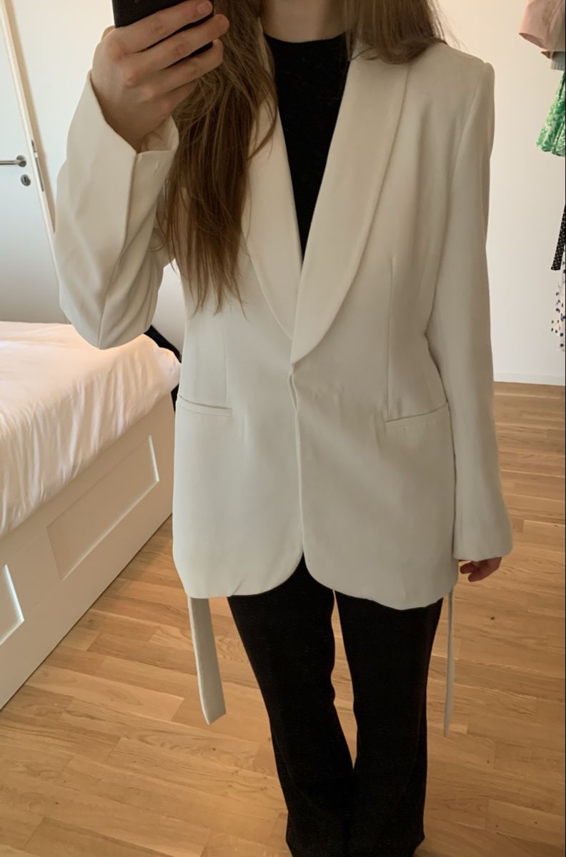 Zara Anzüge & Kostüme: Zara Blazer weiss mit Gürtel – Gebraucht aus St. Gallen von delideja01 5