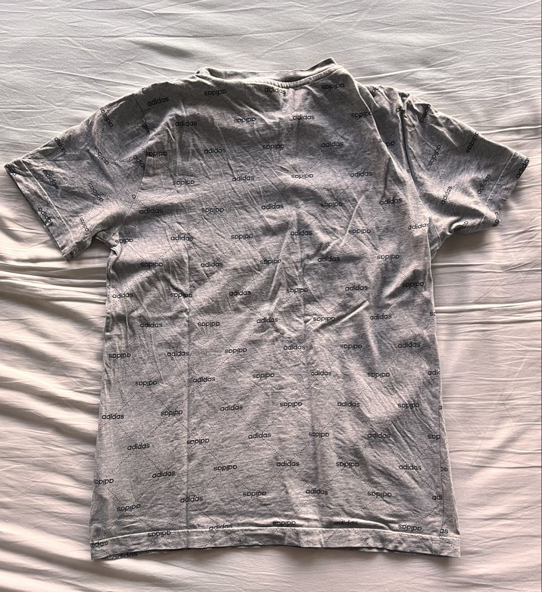 Adidas T-Shirts: T-shirt Adidas taille L – Gebraucht aus Delémont von bouboute01 1