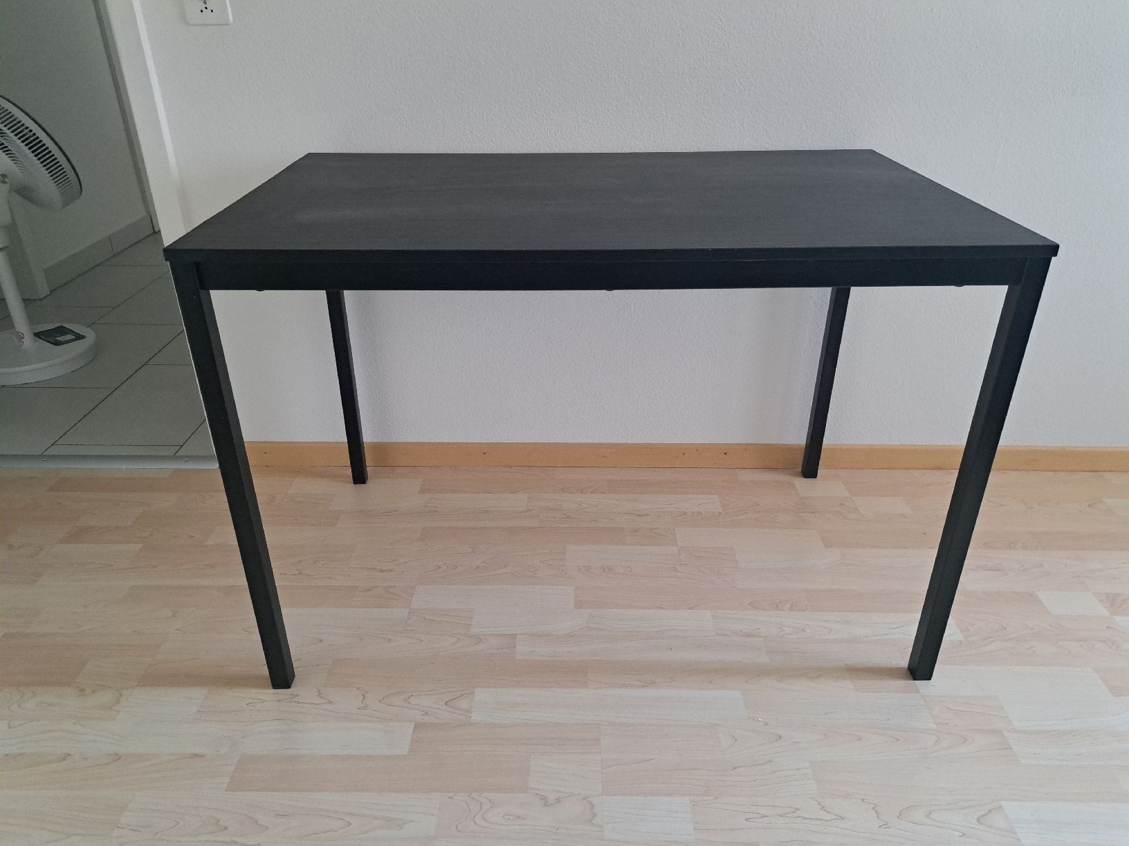 Ikea Tavoli: TÄRENDÖ IKEA Tisch schwarz – Usato da Thalwil venduto da tswizzle